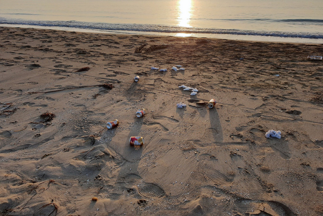 Plastik und Müll am Strand